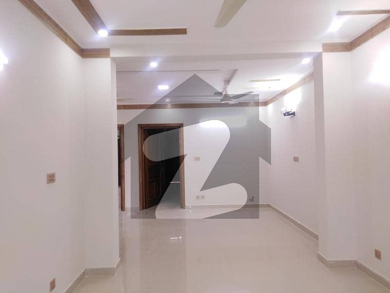 ای ۔ 11 اسلام آباد میں 4 کمروں کا 6 مرلہ مکان 3.7 کروڑ میں برائے فروخت۔