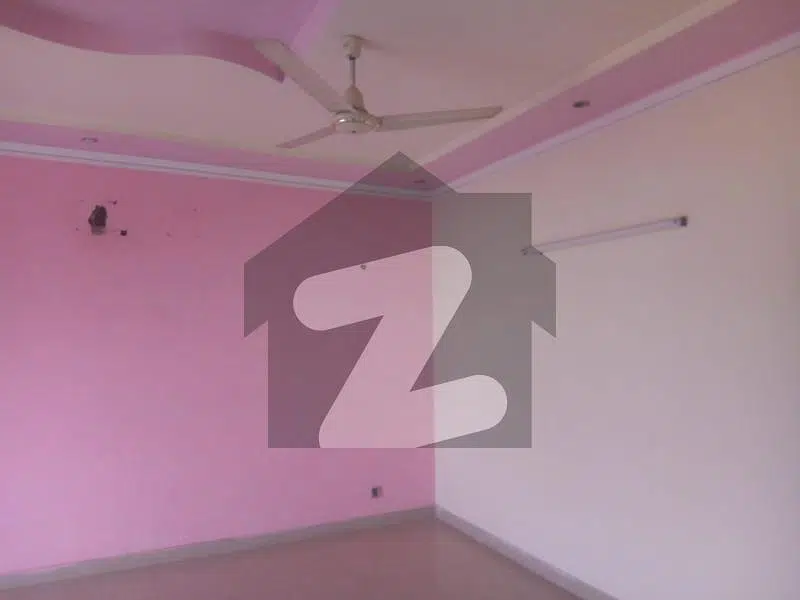 1 KANAL SLIGHTLY USED UPPER PORTION IS AVAILABLE FOR RENT ON TOP LOCATION OF NFC SOCIETY LAHORE