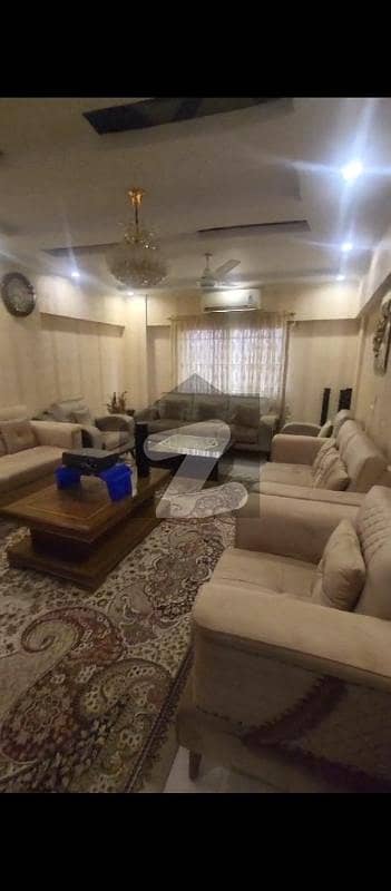 گلستانِِ جوہر ۔ بلاک 2 گلستانِ جوہر,کراچی میں 4 کمروں کا 12 مرلہ فلیٹ 3.5 کروڑ میں برائے فروخت۔