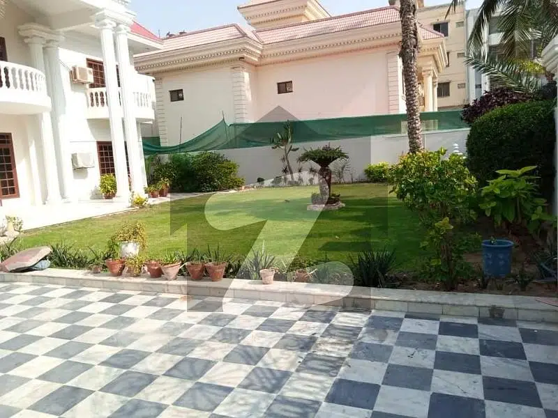 Bungalow For Urgent Rent Well Maintain Good Location Phase 5 Street Bungalow Huge Parking