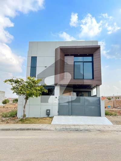 BRAND NEW 5 MARLA HOUSE AVAILABLE IN DHA PHASE 5