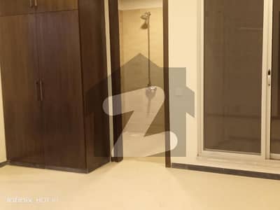 ڈی ۔ 17 اسلام آباد میں 6 کمروں کا 10 مرلہ مکان 3.35 کروڑ میں برائے فروخت۔