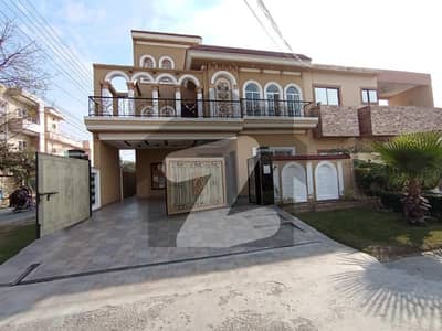 10 Marla Brand New House Available For Sale