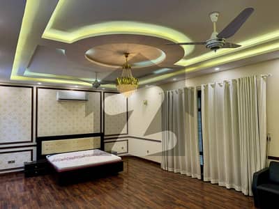 1000 Sq Yds Furnished Bungalow On Rent