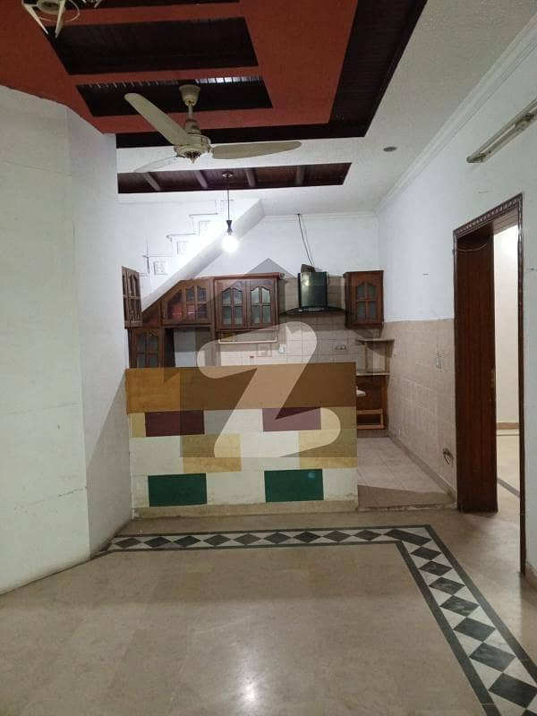 ای ۔ 11/2 ای ۔ 11,اسلام آباد میں 2 کمروں کا 6 مرلہ مکان 80.0 ہزار میں کرایہ پر دستیاب ہے۔