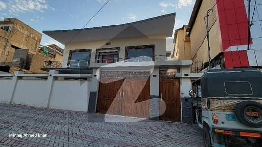 Commercial House Available For Rent On 100 Ft Road