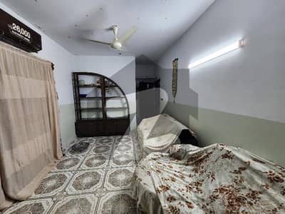 Duplex Portion 4 Bed DD 2 Lounge In Muslimabad Society