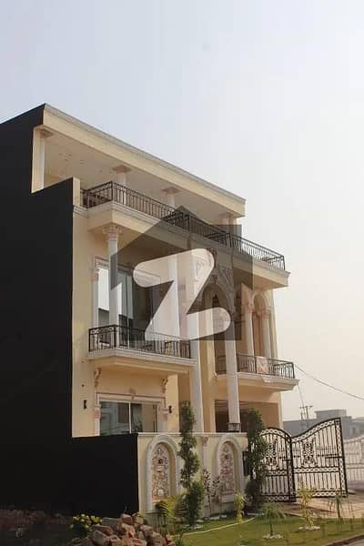 ایل ڈی اے ایوینیو ۔ بلاک جے ایل ڈی اے ایوینیو,لاہور میں 6 کمروں کا 10 مرلہ مکان 3.5 کروڑ میں برائے فروخت۔