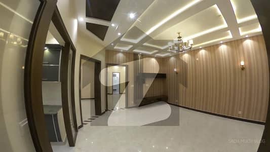 8 MARLA UPPER PORTION EXCELLENT NEW CONDITION GOOD HOUSE FOR RENT IN UMAR BLOCK BAHRIA TOWN LAHORE