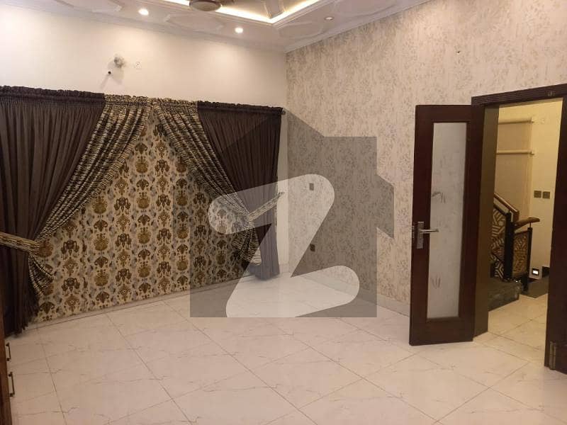 UPPER PORTION OF 10 MARLA BRAND NEW EXCELLENT CONDITION GOOD FOR RENT IN JASMINE BLOCK BAHRIA TOWN LAHORE