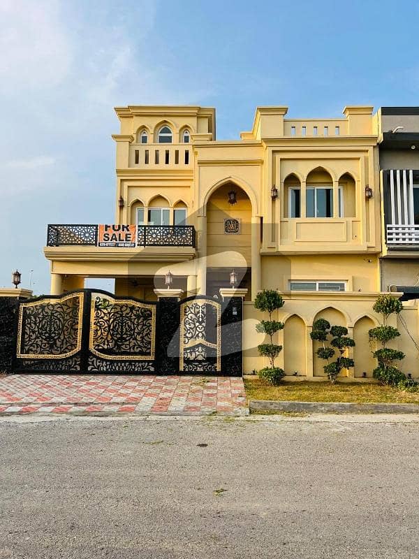 سٹی ہاؤسنگ سکیم جہلم میں 5 کمروں کا 10 مرلہ مکان 3.5 کروڑ میں برائے فروخت۔