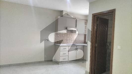 Top Location Luxury Apartment For Sale In B-17
