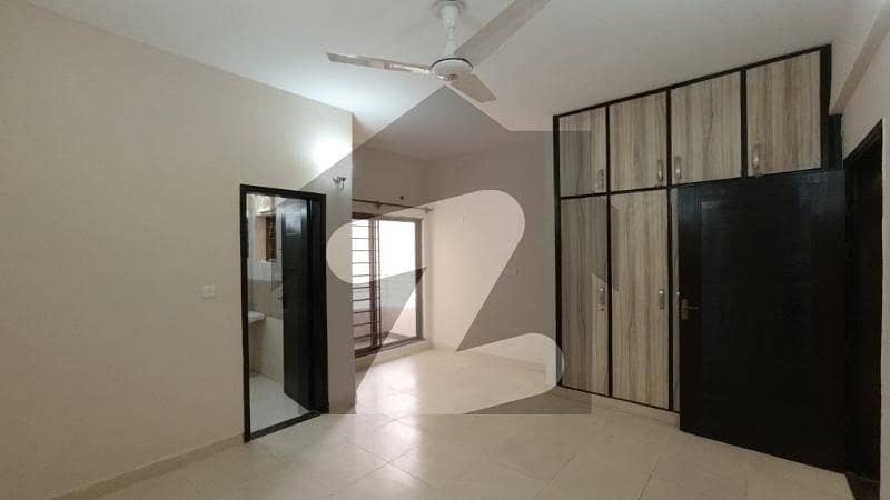 Spacious Flat Is Available For Rent In Ideal Location Of Askari 5