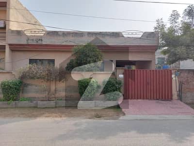 جوہر ٹاؤن لاہور میں 2 کمروں کا 12 مرلہ مکان 3.45 کروڑ میں برائے فروخت۔