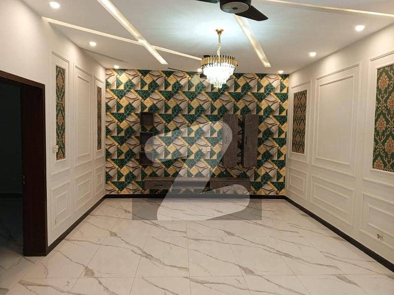 ٹاپ سٹی 1 - بلاک ڈی ٹاپ سٹی 1,اسلام آباد میں 6 کمروں کا 10 مرلہ مکان 4.25 کروڑ میں برائے فروخت۔