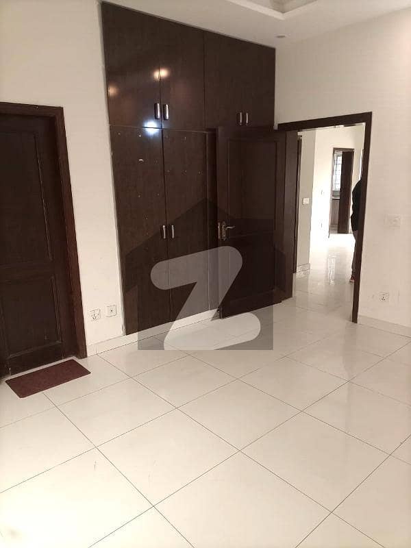 ڈی ایچ اے فیز 3 ڈیفنس (ڈی ایچ اے),لاہور میں 2 کمروں کا 10 مرلہ بالائی پورشن 70.0 ہزار میں کرایہ پر دستیاب ہے۔
