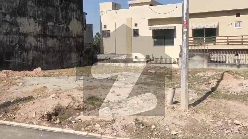 OUTSTANDING LOCATION PLOT IN USMAN BLOCK BAHRIA TOWN PHASE 8