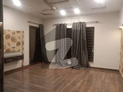 1 Kanal Upper Portion In Dha Phase 6 Prime Location Near Ring Road For Rent