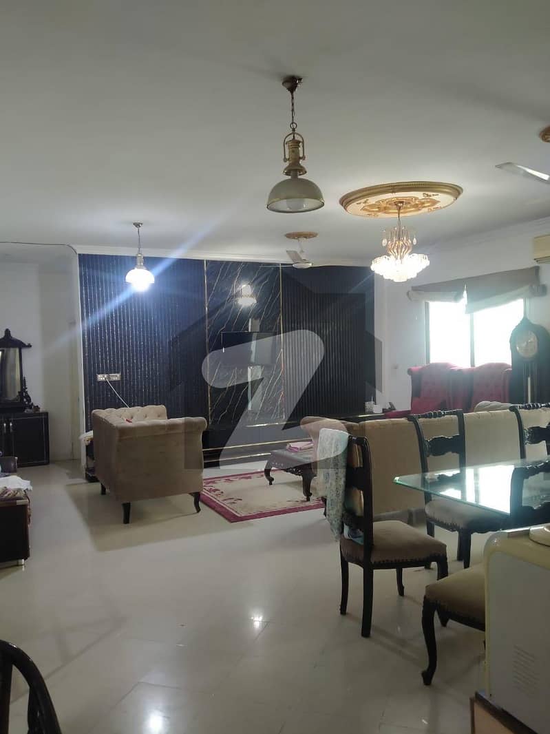 عسکری 4 گلستانِ جوہر,کراچی میں 3 کمروں کا 12 مرلہ فلیٹ 6.8 کروڑ میں برائے فروخت۔