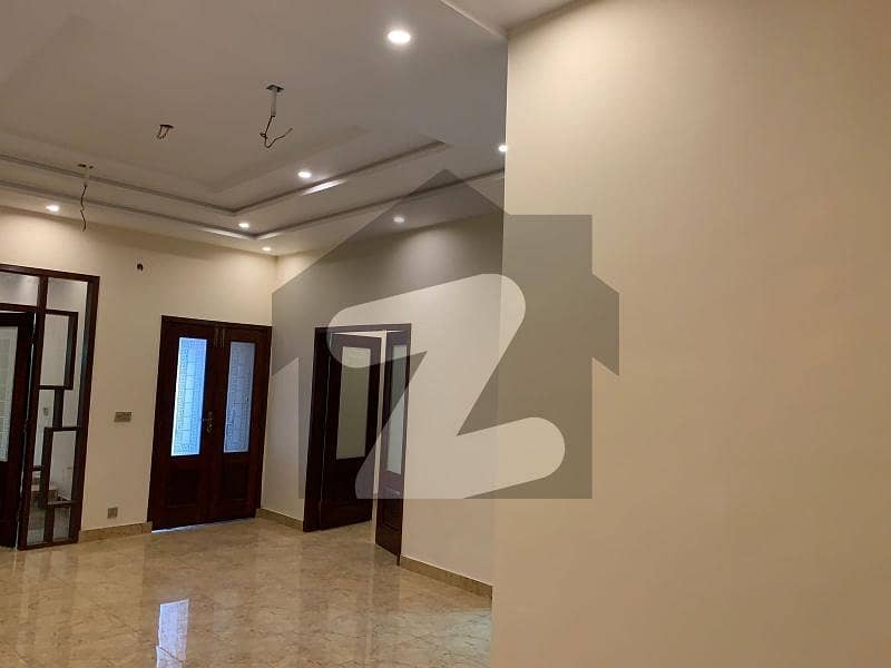 آرکیٹیکٹس انجنیئرز ہاؤسنگ سوسائٹی لاہور میں 5 کمروں کا 10 مرلہ مکان 3.7 کروڑ میں برائے فروخت۔
