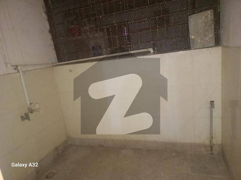 Corner Flat 80 Square Yards For sale In Mehmoodabad Number 2