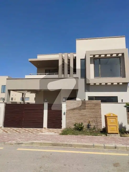 Precinct 8 villa 272 square yard villa for sale in Bahria town karachi