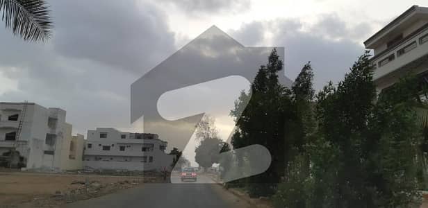400 Square Yards Residential Plot sell in saadi town contact TARIQ