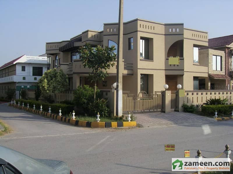 Corner Bungalow For Sale In F-11 Islamabad