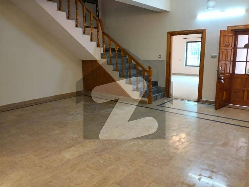 Double Storey House Available For Sale In Habibullah Colony