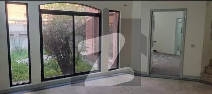 1 Kanal Used But Beautiful House Available For Sale In Gulberg