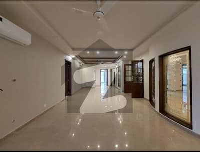 ڈی ایچ اے فیز 3 - بلاک زیڈ فیز 3,ڈیفنس (ڈی ایچ اے),لاہور میں 6 کمروں کا 2 کنال مکان 22.5 کروڑ میں برائے فروخت۔