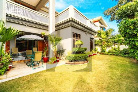 1 Kanal Classical Old Furnished Villa With Open Lawn Area For Sale in Phase 3