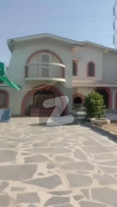 1000 Sq Yards Bungalow For Sale In DHA Ph-2