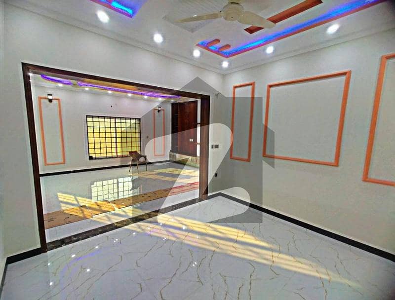 چنار باغ ۔ شاہین بلاک چنار باغ,لاہور میں 2 کمروں کا 1 کنال مکان 2.2 کروڑ میں برائے فروخت۔