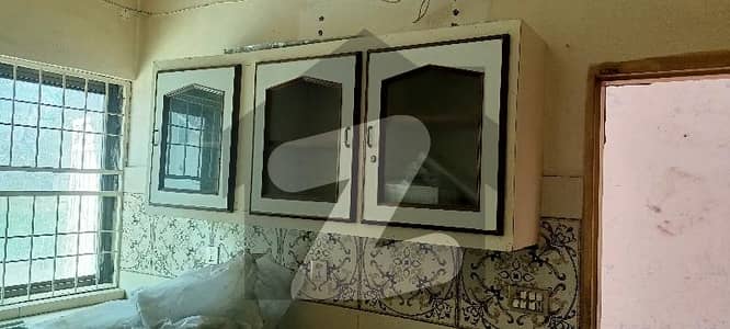 ماڈل ٹاؤن ۔ بلاک کیو ماڈل ٹاؤن,لاہور میں 4 کمروں کا 3 مرلہ مکان 65.0 ہزار میں کرایہ پر دستیاب ہے۔