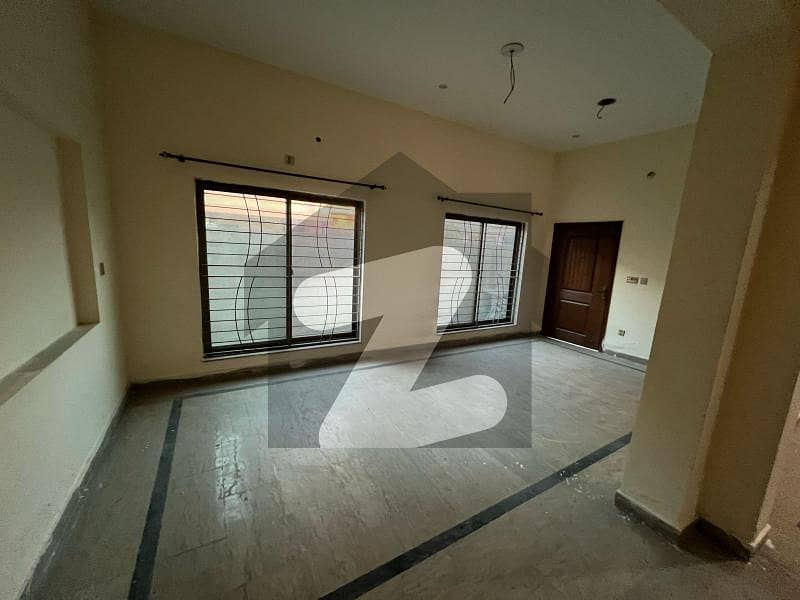 10 MARLA GOOD LOCATION LOWER PORTION AVAILABLE FOR RENT IN NASHEMAN-E-IQBAL PHASE 1
