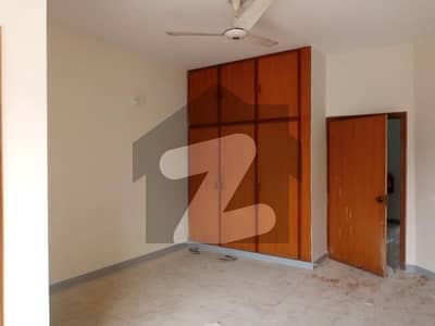 Defence Service Estate Offer 7 Marla 2nd Floor Available For Rent