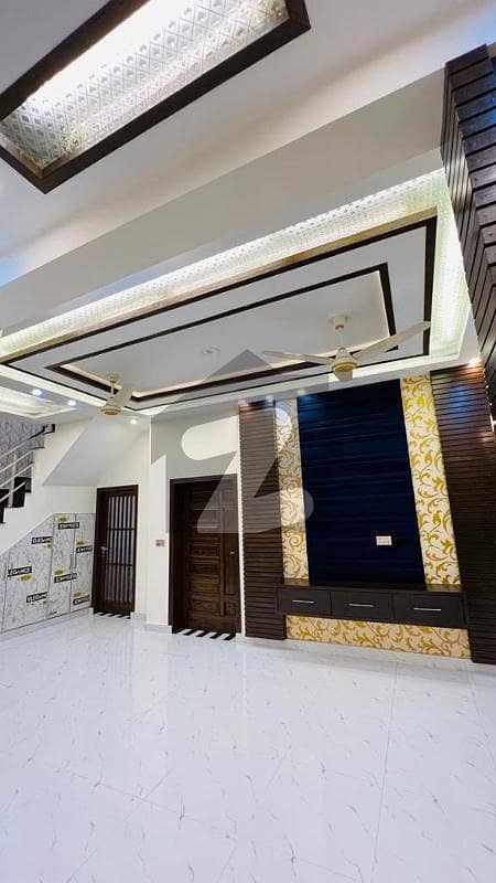 بحریہ آرچرڈ لاہور میں 3 کمروں کا 5 مرلہ مکان 40.0 ہزار میں کرایہ پر دستیاب ہے۔