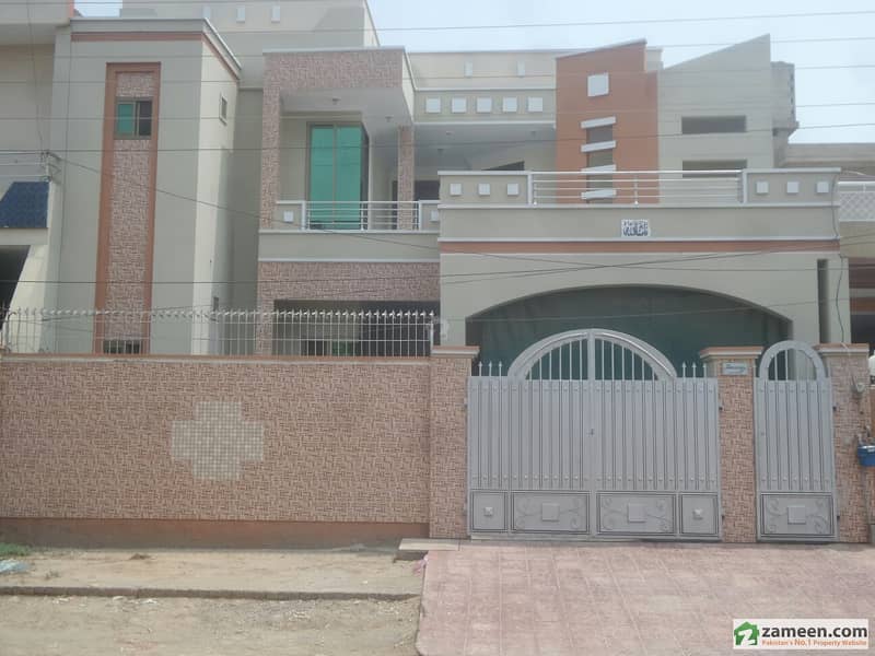 5 Bedrooms 10 Marla House For Sale