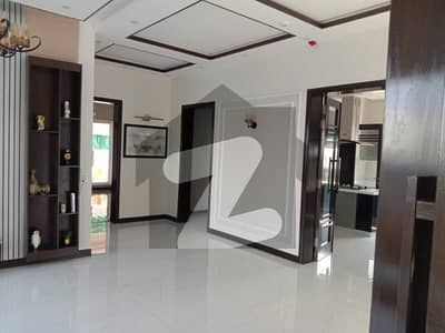 پی اے ایف کالونی لاہور میں 8 کمروں کا 1 کنال مکان 7.25 کروڑ میں برائے فروخت۔