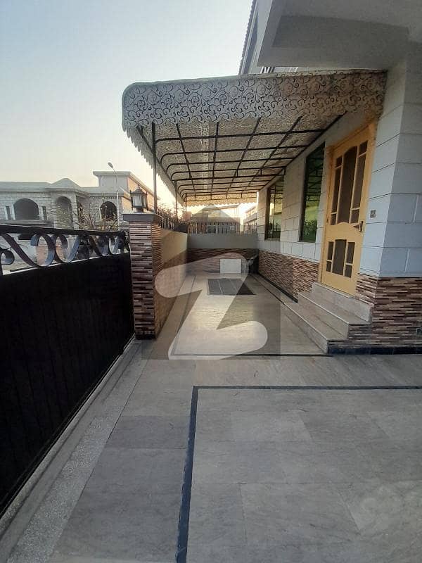 14 marla like that brand new ground portion for rent G14/4 islamabad proper corner with extra land house with separate meters of gas and electricity