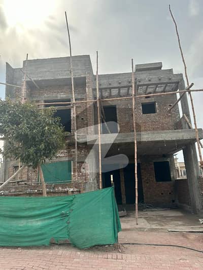 Newly Build Grey Structure In Bahria Enlcave Sector N 8 Marla (30*60) Available For Sale In Prime Location. Very Reasonable Demand.