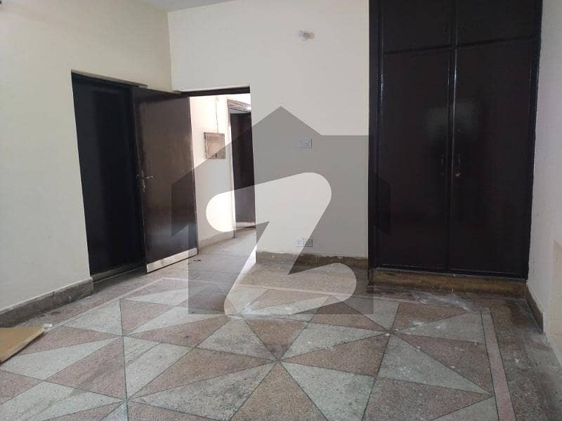 UPPER PORTION AVAILABLE FOR RENT IN RAVI BLOCK