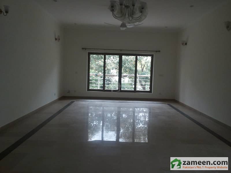 1000 Square Yard Beautiful Corner House For Sale In F-8