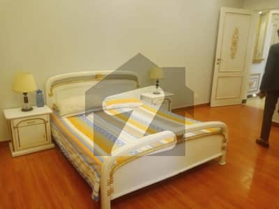 DHA PHASE 2 BLOCK U 1 KANAL 1 BED ROOM FURNISHED FOR RENT.