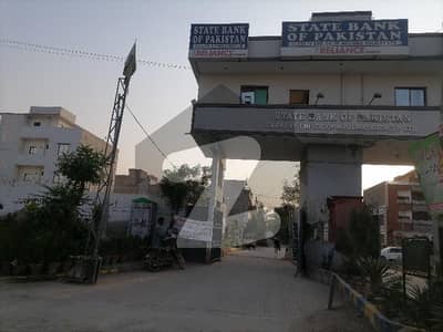 اسٹیٹ بینک آف پاکستان سٹاف کوآپریٹیو ہاؤسنگ سوسائٹی کراچی میں 2 کمروں کا 3 مرلہ فلیٹ 42.0 لاکھ میں برائے فروخت۔