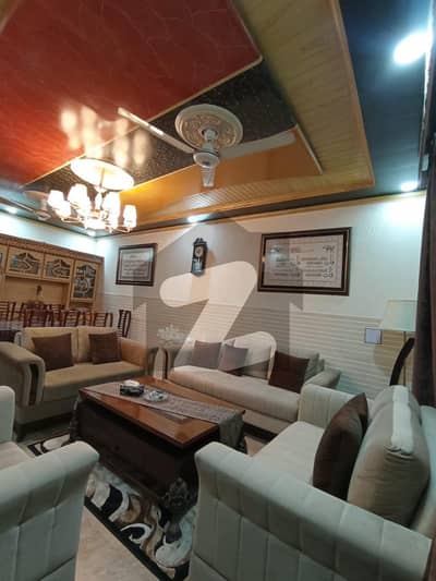 گلشنِ راوی لاہور میں 5 کمروں کا 10 مرلہ مکان 1.2 لاکھ میں کرایہ پر دستیاب ہے۔