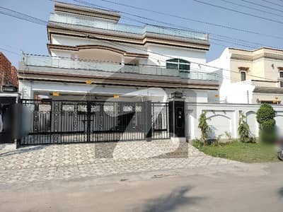 Valencia Town Lahore 20 Marla House For Sale 9 Beds Fully Besement