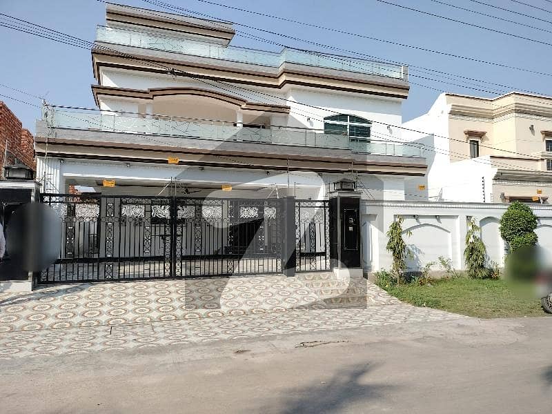 Valencia Town Lahore 20 Marla House For Sale 9 Beds Fully Besement