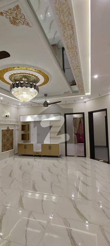 ایل ڈی اے ایوینیو ۔ بلاک ڈی ایل ڈی اے ایوینیو,لاہور میں 4 کمروں کا 1 کنال مکان 2.35 کروڑ میں برائے فروخت۔